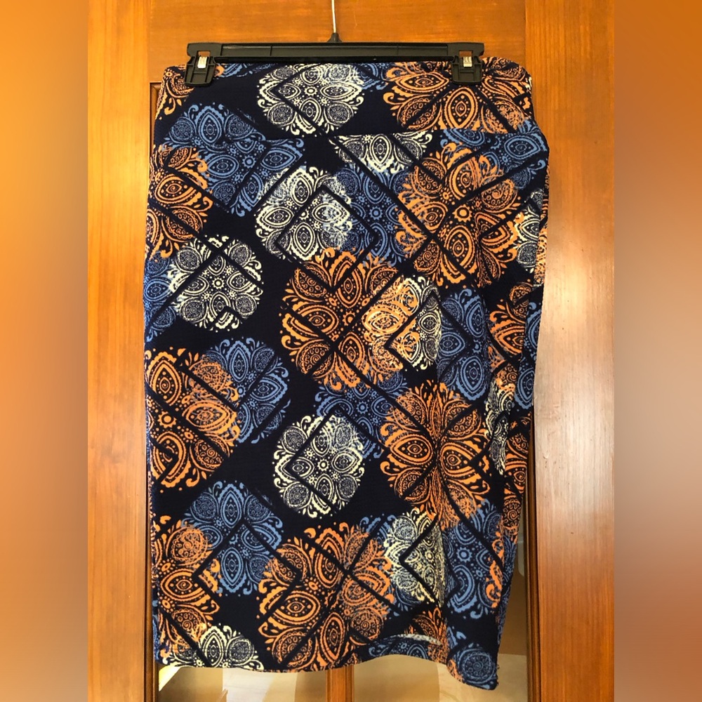 Lularoe medallion skirt